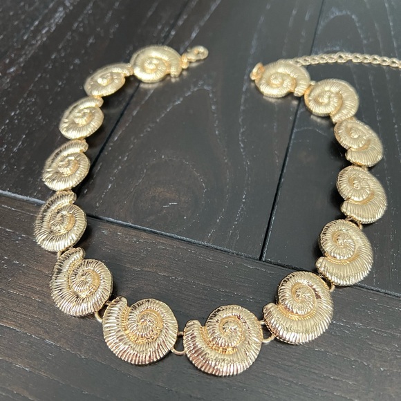 House of Harlow Gold Shell Necklace - Picture 5 of 9